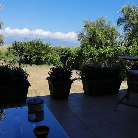 κτήμα κωνσταντόπουλου οι επισκέπτες μας είναι και δικοί μας άνθρωποι.! Holiday home Koroni (Messinia)